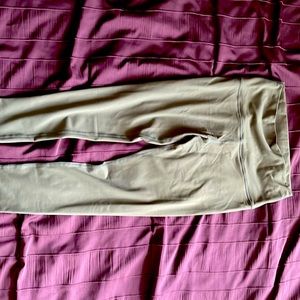 XL olive green booty scrunch leggings